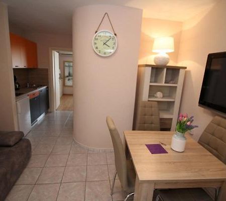 Ara-Ara Apartment บัชกา ภายนอก รูปภาพ