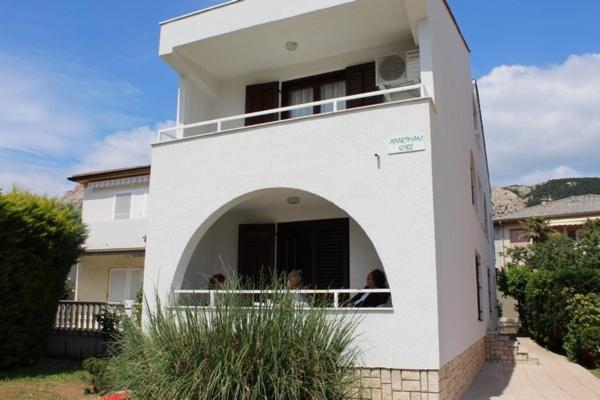 Ara-Ara Apartment บัชกา ภายนอก รูปภาพ