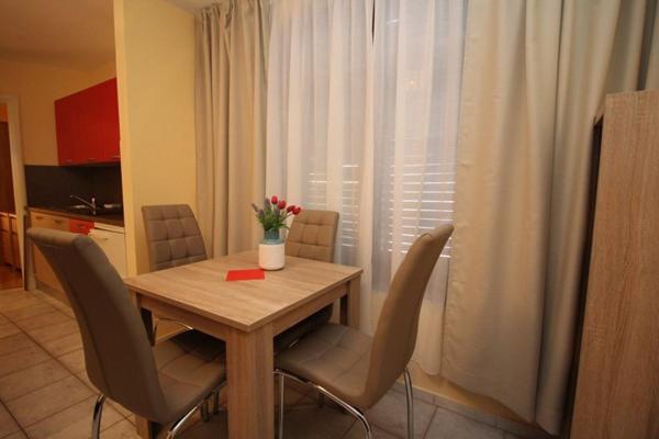 Ara-Ara Apartment บัชกา ภายนอก รูปภาพ