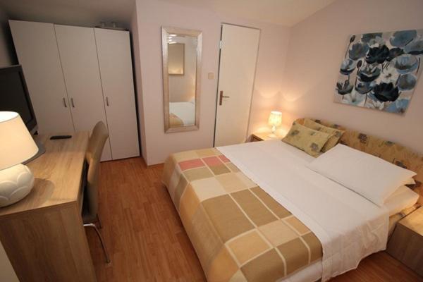Ara-Ara Apartment บัชกา ภายนอก รูปภาพ