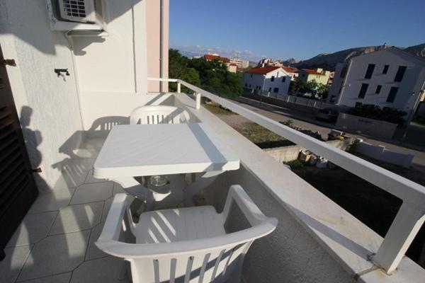 Ara-Ara Apartment บัชกา ภายนอก รูปภาพ